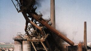 Sur les cendres du vieux monde